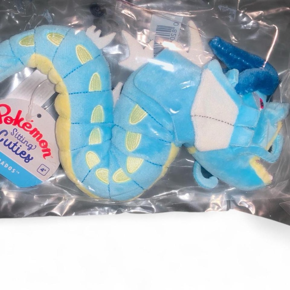 Pokemon Gyarados Plushie - Picture 3 of 6